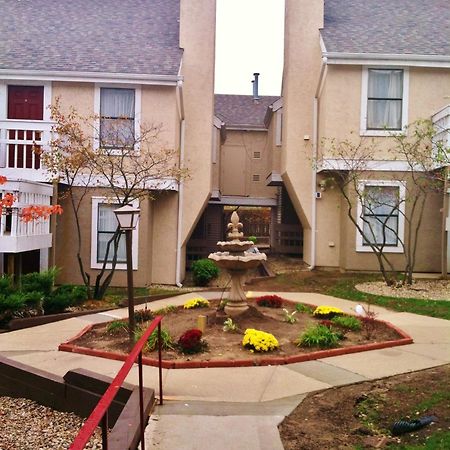 Affordable Suites Of America Grand Rapids Kentwood Exterior photo