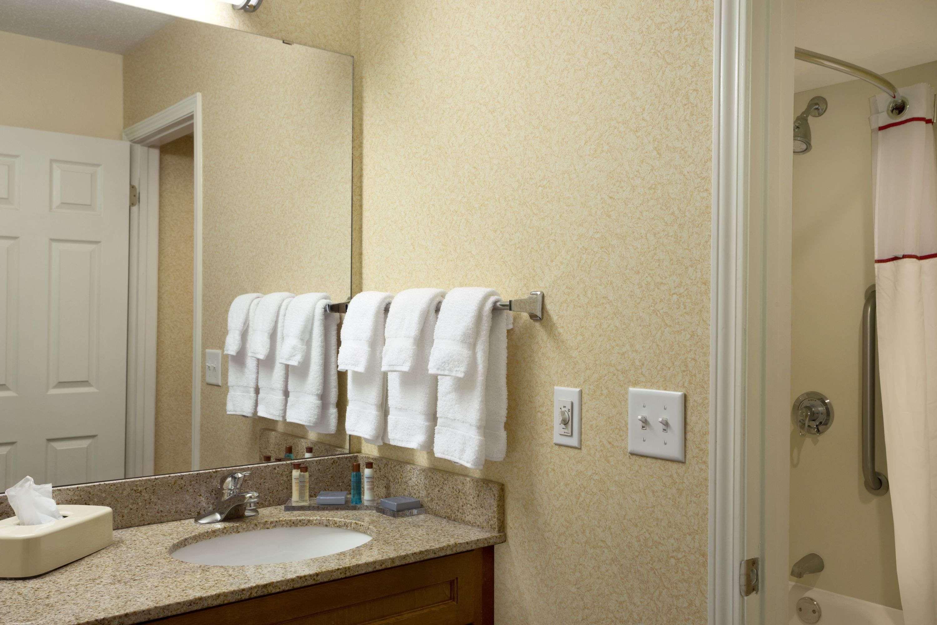 Affordable Suites Of America Grand Rapids Kentwood Exterior photo