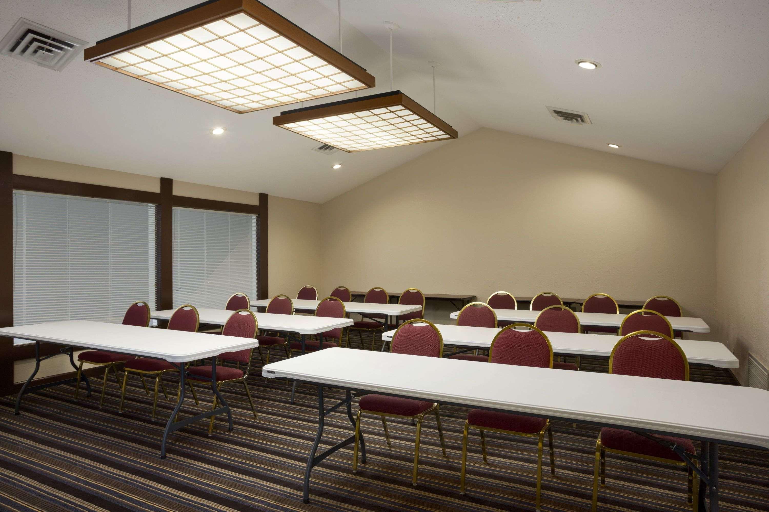 Affordable Suites Of America Grand Rapids Kentwood Exterior photo
