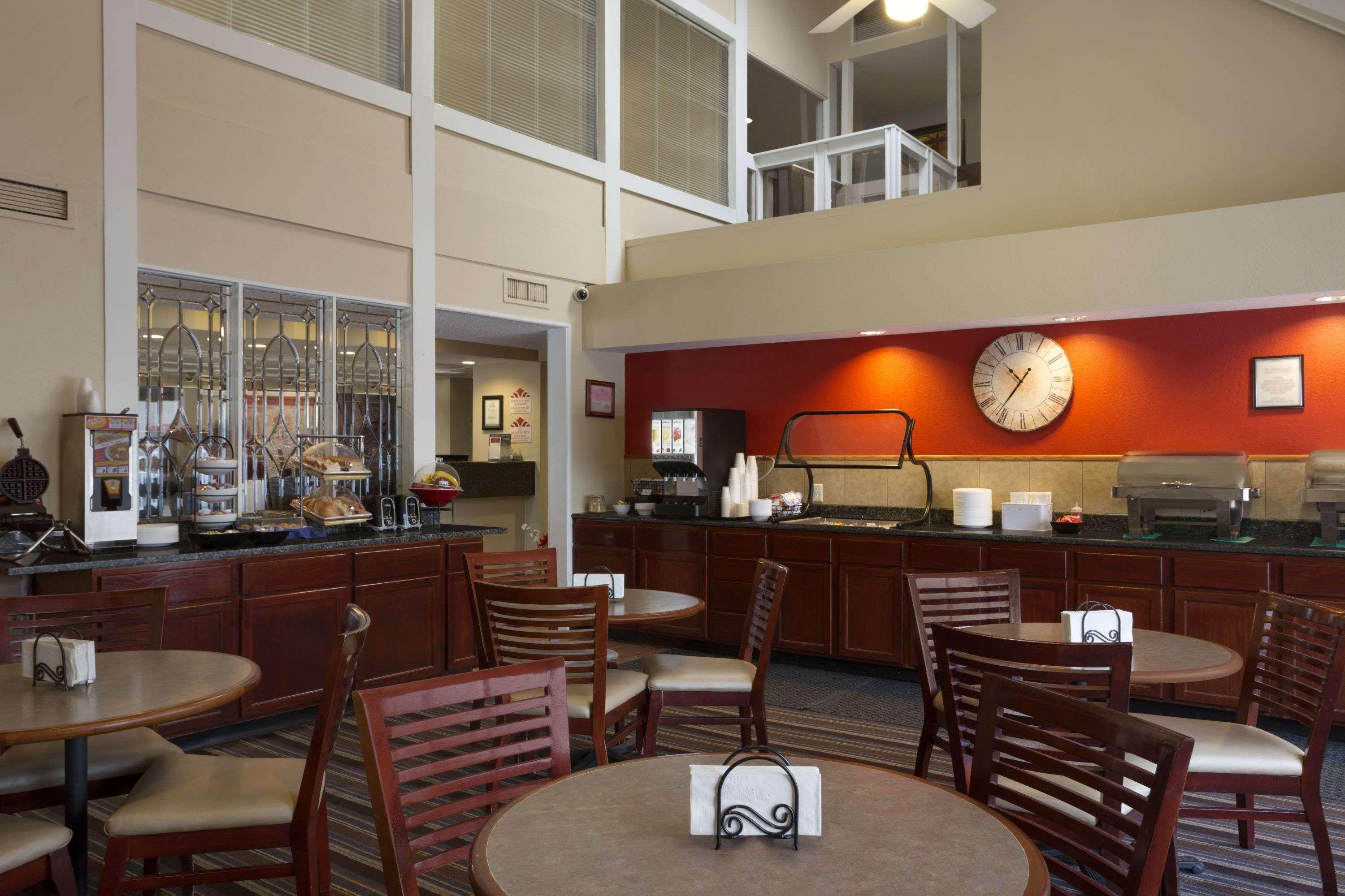 Affordable Suites Of America Grand Rapids Kentwood Exterior photo