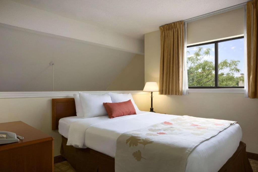 Affordable Suites Of America Grand Rapids Kentwood Exterior photo